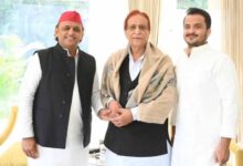 जेल से रिहाई के 44 दिन बाद लखनऊ पहुंचे आजम खान, अखिलेश यादव से की मुलाकात