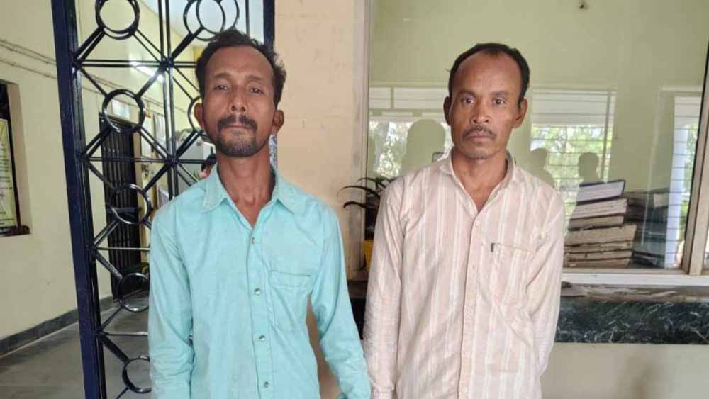 करंट ट्रैप की चपेट में आया राहगीर: साक्ष्य मिटाने के लिए जलाया शव, 4 आरोपी गिरफ्तार करंट ट्रैप की चपेट में आया राहगीर: साक्ष्य मिटाने के लिए जलाया शव, 4 आरोपी गिरफ्तार