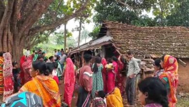 दुमका में खौफनाक वारदात: सोते दुकानदार की बेरहमी से हत्या, इलाके में सनसनी दुमका में खौफनाक वारदात: सोते दुकानदार की बेरहमी से हत्या, इलाके में सनसनी