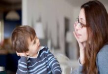 बुढ़ापे में बच्चों से प्यार और सम्मान पाना चाहते हैं? आज से ही बदल लें ये आदतें