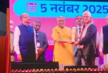 लंदन में मनीष तिवारी का जलवा: उपराष्ट्रपति ने किया ‘छत्तीसगढ़ अप्रवासी भारतीय सम्मान’ से सम्मानित