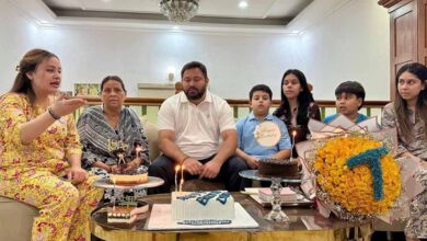 चुनावी हलचल के बीच तेजस्वी यादव का जन्मदिन: समर्थकों ने मनाया, 36 पाउंड का केक कटेगा