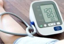 हाई बीपी मरीजों के लिए चेतावनी: इन खाद्य पदार्थों से रखें दूरी