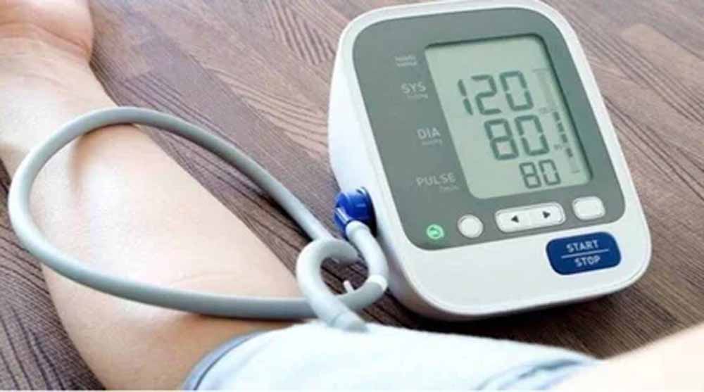 हाई बीपी मरीजों के लिए चेतावनी: इन खाद्य पदार्थों से रखें दूरी हाई बीपी मरीजों के लिए चेतावनी: इन खाद्य पदार्थों से रखें दूरी