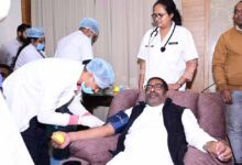 मेगा ब्लड डोनेशन कैंप का शुभारंभ: CM हेमंत सोरेन ने रक्तदान कर दिया जनसेवा का संदेश