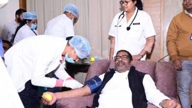 मेगा ब्लड डोनेशन कैंप का शुभारंभ: CM हेमंत सोरेन ने रक्तदान कर दिया जनसेवा का संदेश