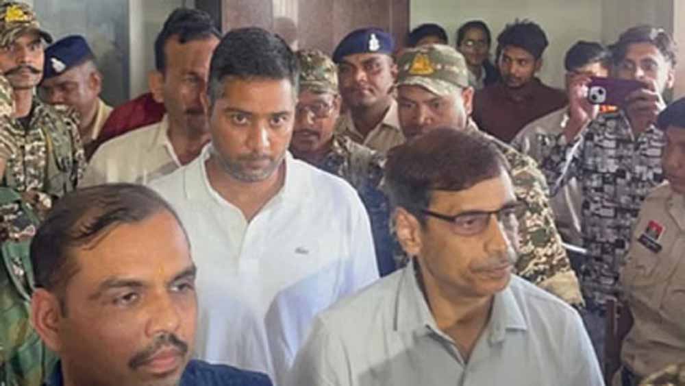 छत्तीसगढ़ शराब घोटाला: ईडी ने भूपेश बघेल के बेटे की ₹61.20 करोड़ की संपत्ति की कुर्की की छत्तीसगढ़ शराब घोटाला: ईडी ने भूपेश बघेल के बेटे की ₹61.20 करोड़ की संपत्ति की कुर्की की