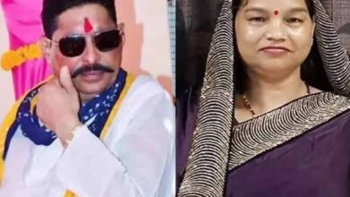 मोकामा सीट: जेल में बंद अनंत सिंह ताज़ा रुझानों में 700 वोटों से आगे