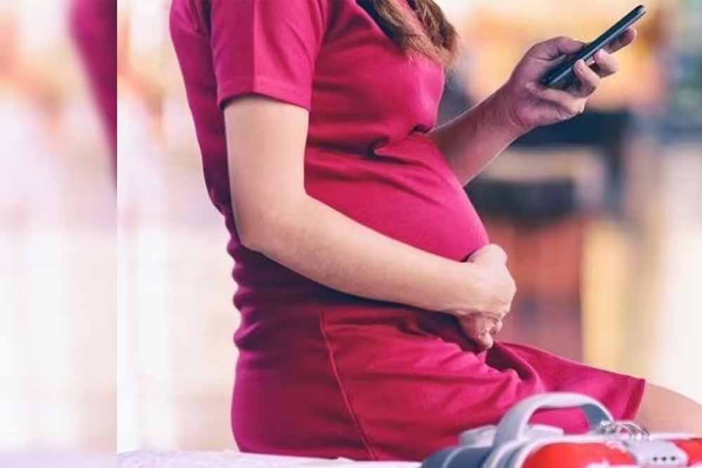गर्भवती महिलाओं को मोबाइल का उपयोग सीमित क्यों रखना चाहिए? जानें अहम कारण