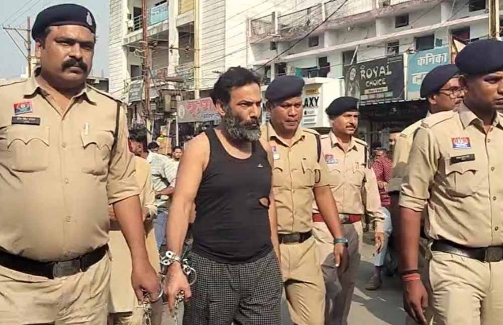 सूदखोर वीरेंद्र तोमर की रिमांड पूरी: पुलिस आज कोर्ट में करेगी पेश, जेल भेजने की तैयारी सूदखोर वीरेंद्र तोमर की रिमांड पूरी: पुलिस आज कोर्ट में करेगी पेश, जेल भेजने की तैयारी