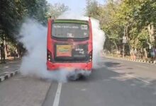 राजधानी में चलती BCLL बस में लगी अचानक आग, ड्राइवर-कंडक्टर ने कूदकर बचाई जान