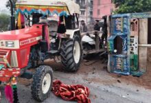 ग्वालियर-झांसी हाईवे पर भीषण टक्कर: रेत भरे ट्रैक्टर से भिड़ी फॉर्च्यूनर, 5 की मौत