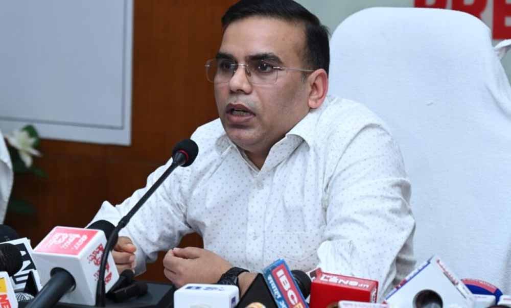 कल से घर-घर जाकर बीएलओ करेंगे मतदाता परिचय पत्र का सत्यापन, सीईओ यशवंत ने दी जानकारी कल से घर-घर जाकर बीएलओ करेंगे मतदाता परिचय पत्र का सत्यापन, सीईओ यशवंत ने दी जानकारी