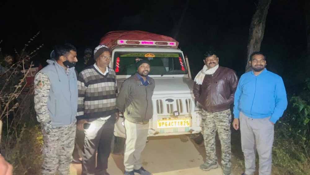 अवैध धान परिवहन पर बड़ी कार्रवाई: यूपी नंबर की 3 पिकअप से 210 बोरी जब्त, मालिक-चालकों पर FIR अवैध धान परिवहन पर बड़ी कार्रवाई: यूपी नंबर की 3 पिकअप से 210 बोरी जब्त, मालिक-चालकों पर FIR