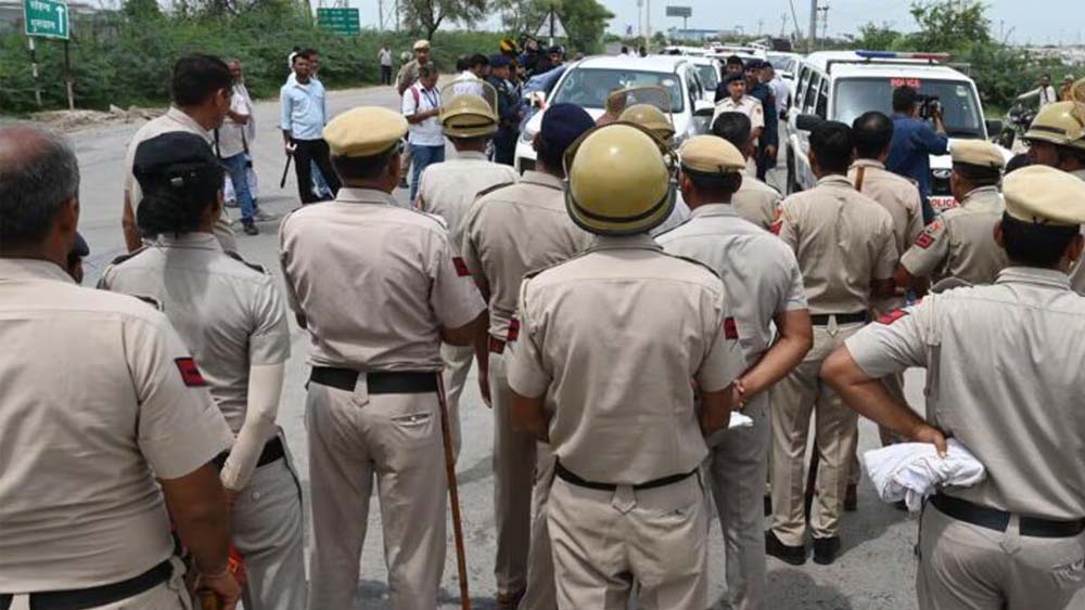 रांची पुलिस का बड़ा अभियान: 75 जगहों पर छापेमारी, 183 लोग गिरफ्तार