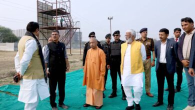 मुख्यमंत्री योगी के पटना एयरपोर्ट पर पहुंचते ही लगे जय राम के नारे