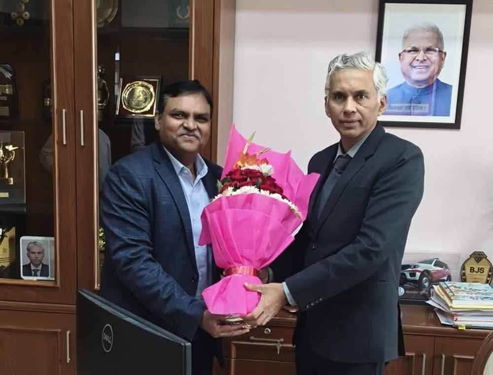 भोपाल दुग्ध संघ की भौतिक एवं वित्तीय प्रगति की समीक्षा की, ‘दूध का दूध, पानी का पानी अभियान’ पर प्रसन्नता व्यक्त की