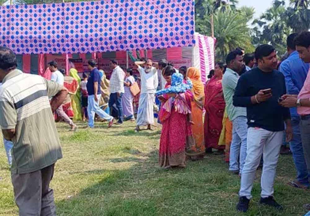 ‘आपकी सरकार–आपके द्वार’ में उमड़ी भीड़, DC ने मौके पर सुनी ग्रामीणों की समस्याएँ