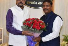 राज्यपाल डेका से वन मंत्री केदार कश्यप ने की सौजन्य भेंट