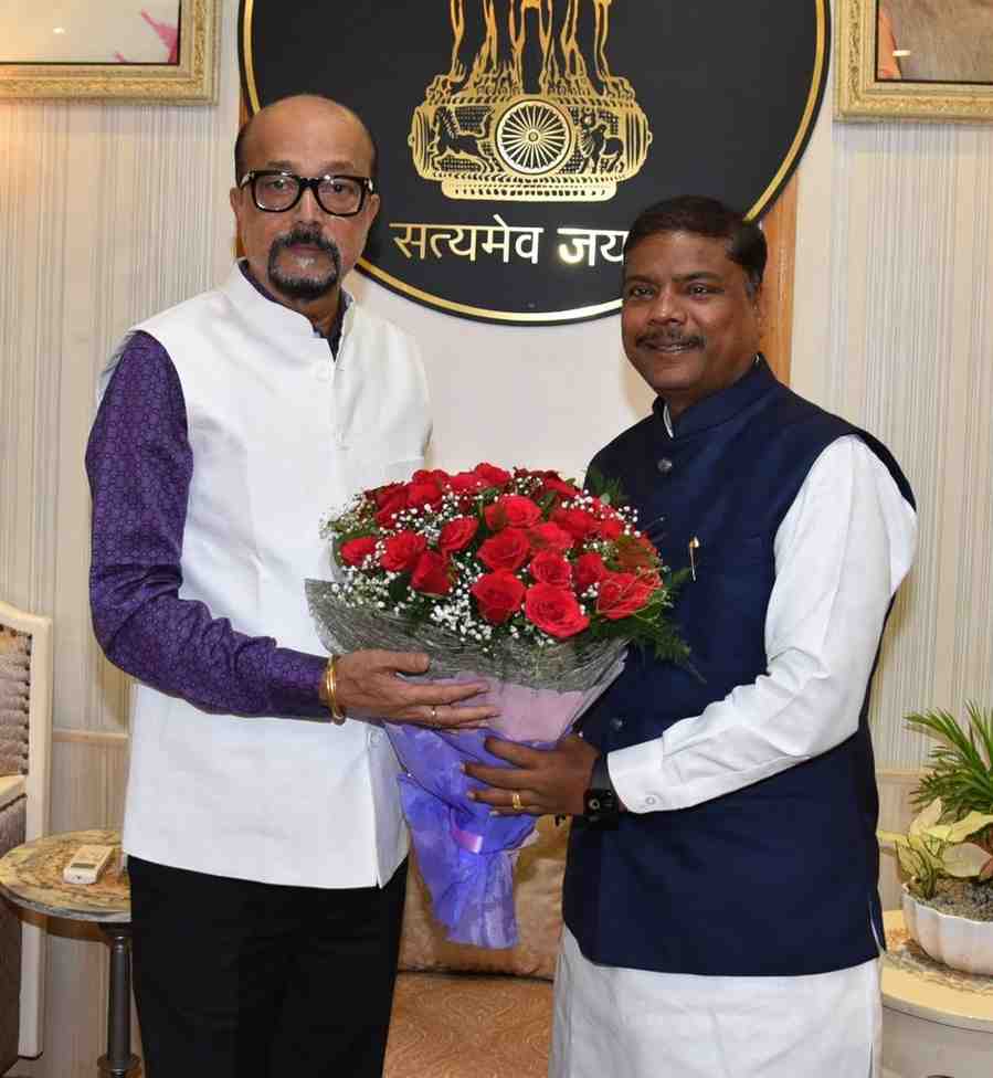 राज्यपाल डेका से वन मंत्री केदार कश्यप ने की सौजन्य भेंट राज्यपाल डेका से वन मंत्री केदार कश्यप ने की सौजन्य भेंट