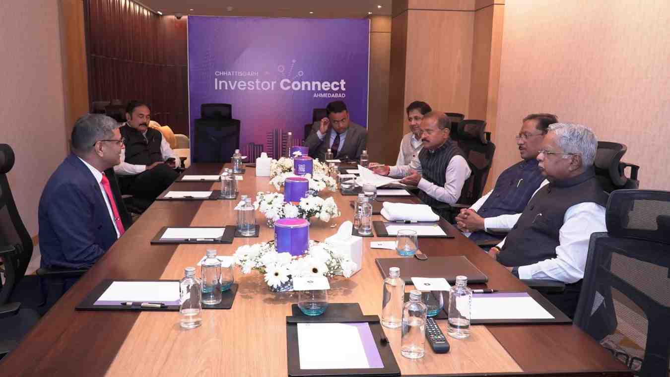 मुख्यमंत्री विष्णुदेव साय से कैडिला फार्मास्युटिकल्स लिमिटेड के समूह अध्यक्ष राज प्रकाश व्यास ने की मुलाकात