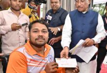 दिव्यांग रग्बी खिलाड़ी की मदद के लिए मुख्यमंत्री आगे आए, जनदर्शन में स्वीकृत किया 90 हजार रुपए का आर्थिक अनुदान