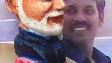 जनदर्शन में अद्भुत दृश्य,भिलाई के अंकुश देवांगन ने मुख्यमंत्री को भेंट की संगमरमर पर बनी प्रधानमंत्री नरेंद्र मोदी की सूक्ष्म प्रतिमा