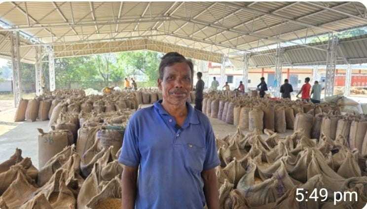 धान खरीदी तिहार सुचारू और पारदर्शी, भिट्ठी कला के किसानों ने जताया विश्वास,3100 रुपए प्रति क्विंटल मूल्य से किसानों को सीधा लाभ