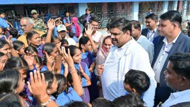 पोटिया प्राइमरी एवं मिडिल स्कूल का शिक्षा मंत्री गजेन्द्र यादव ने किया निरीक्षण पोटिया प्राइमरी एवं मिडिल स्कूल का शिक्षा मंत्री गजेन्द्र यादव ने किया निरीक्षण