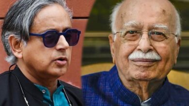 थरूर ने आडवाणी की तुलना नेहरू-इंदिरा से की, बीजेपी और कांग्रेस दोनों हुईं नाखुश