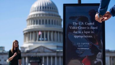 US शटडाउन का असर: 3300 उड़ानें रद्द, स्टाफ छुट्टी पर, यात्रियों में हाहाकार US शटडाउन का असर: 3300 उड़ानें रद्द, स्टाफ छुट्टी पर, यात्रियों में हाहाकार