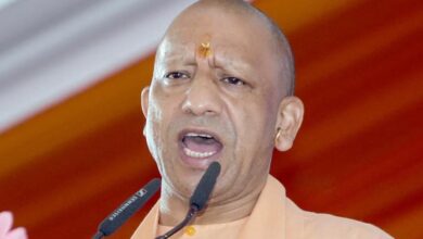 बाराबंकी में CM योगी का बयान: ‘रहेंगे-खाएंगे हिंदुस्तान में, वंदे मातरम बोलने में…’