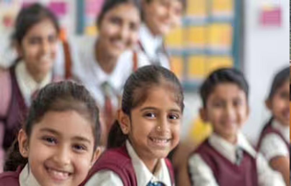 दिल्ली में कक्षा 5 तक के स्कूल हाइब्रिड मोड में, बढ़ते प्रदूषण के कारण सरकार ने लिया फैसला दिल्ली में कक्षा 5 तक के स्कूल हाइब्रिड मोड में, बढ़ते प्रदूषण के कारण सरकार ने लिया फैसला