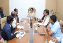 विकास कार्यों में तेजी लाएं, जनता को मिले सीधा लाभ : राज्यमंत्री श्रीमती गौर