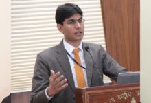 मुरैना कलेक्टर ने दिखाया सख्ती, मीटिंग में समय पर न पहुंचे 13 कर्मचारियों को सस्पेंड किया