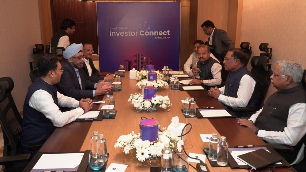 रायपुर : छत्तीसगढ़ और गुजरात के बीच विकास, तकनीक, संस्कृति और निवेश का नया अध्याय : मुख्यमंत्री विष्णु देव साय का गुजरात प्रवास रहा ऐतिहासिक और सार्थक रायपुर : छत्तीसगढ़ और गुजरात के बीच विकास, तकनीक, संस्कृति और निवेश का नया अध्याय : मुख्यमंत्री विष्णु देव साय का गुजरात प्रवास रहा ऐतिहासिक और सार्थक