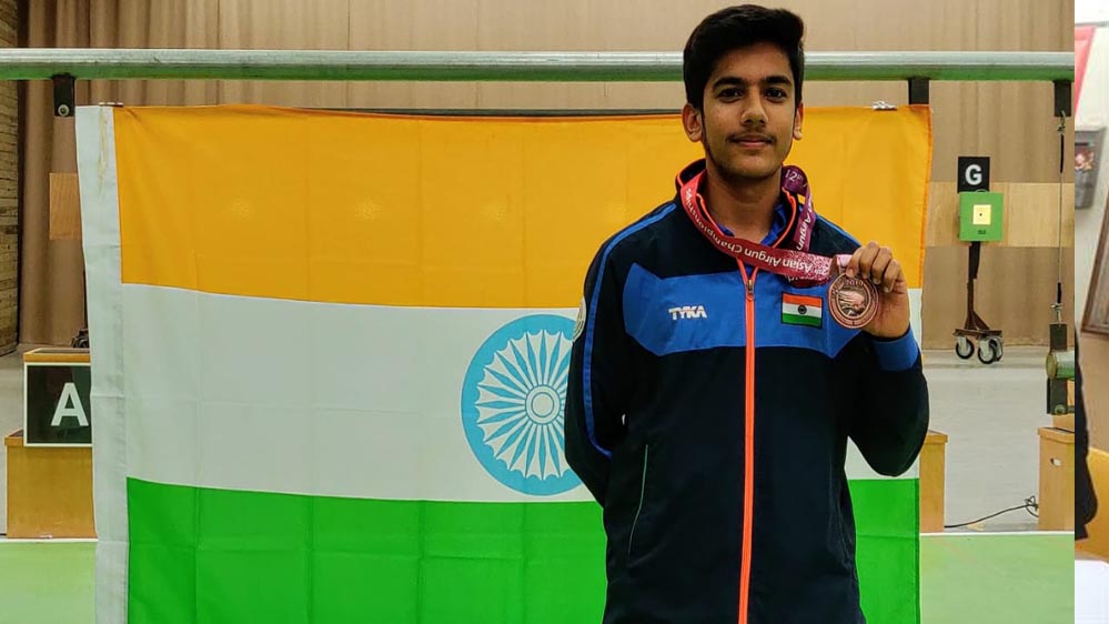 विश्व मंच पर भारतीय शूटिंग की गूंज, ऐश्वर्य प्रताप सिंह तोमर ने वर्ल्ड चैंपियनशिप में रचा इतिहास विश्व मंच पर भारतीय शूटिंग की गूंज, ऐश्वर्य प्रताप सिंह तोमर ने वर्ल्ड चैंपियनशिप में रचा इतिहास