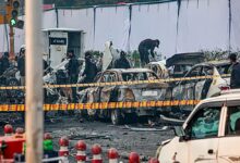 दिल्ली ब्लास्ट में नया खुलासा: मिली मिसिंग लाल ब्रेजा कार, कश्मीर में 500 ठिकानों पर छापेमारी