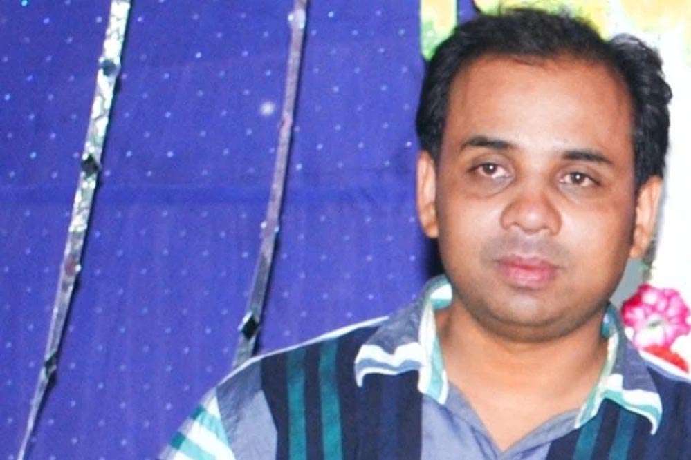 जबलपुर : ग्राम पंचायत सचिव रंगे हाथ गिरफ्तार, NOC के लिए मांग रहे थे 2 लाख में 50 हजार जबलपुर : ग्राम पंचायत सचिव रंगे हाथ गिरफ्तार, NOC के लिए मांग रहे थे 2 लाख में 50 हजार