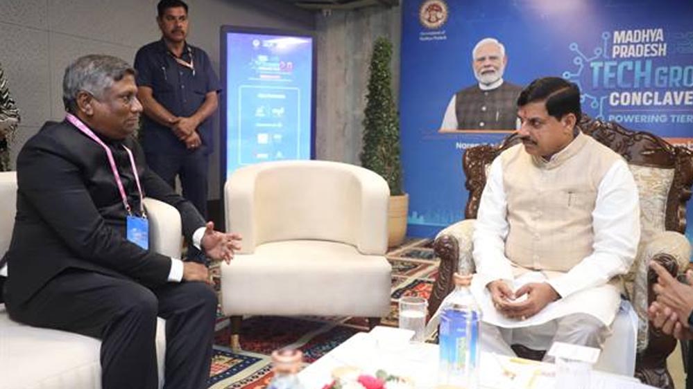 मुख्यमंत्री डॉ. यादव ने एमपी टेक ग्रोथ कॉन्क्लेव 2.0 में विभिन्न कंपनियों के प्रतिनिधियों से की वन-टू-वन चर्चा