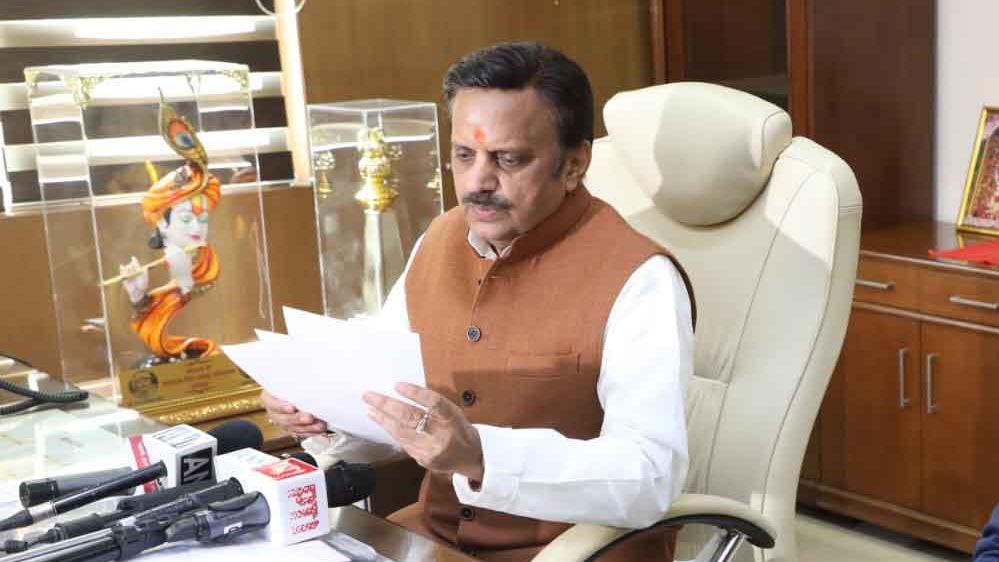 नियमित फॉलोअप करें और समयसीमा में उच्च गुणवत्ता के साथ कार्य करें पूर्ण: उप मुख्यमंत्री  शुक्ल