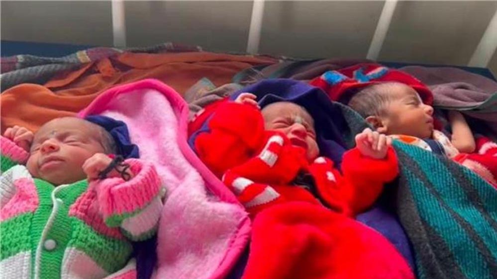 छुईखदान में जन्मे तिगुने खुशियों के फूल: डॉक्टरों ने सफल नॉर्मल डिलीवरी कराई, मां-बच्चे स्वस्थ