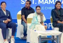 ऋचा घोष के सम्मान में सिलीगुड़ी में बनेगा क्रिकेट स्टेडियम, ममता बनर्जी ने किया ऐलान