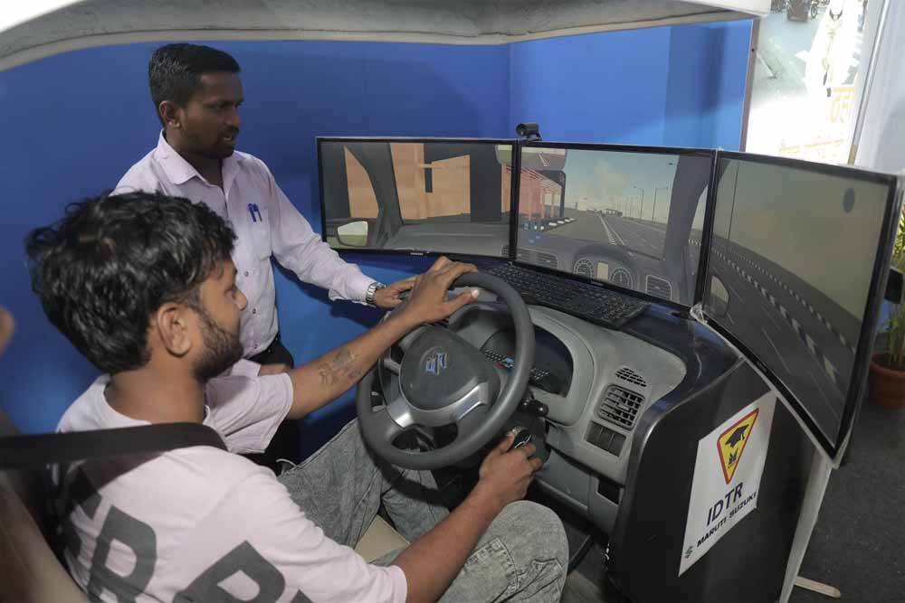 परिवहन विभाग दे रहा सुरक्षित वाहन संचालन और आधुनिक परिवहन सेवाओं की उपयोगी जानकारी