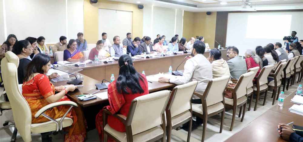 महिला एवं बाल विकास मंत्री सुश्री निर्मला भूरिया ने की विभागीय समीक्षा