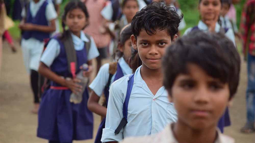 झारखंड के सरकारी स्कूलों में कड़ाके की ठंड! बच्चों को अब तक नहीं मिला स्वेटर