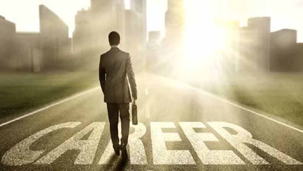 कैरियर बदलने से पहले बरतें सावधानी, सोच-समझकर उठाएँ कदम कैरियर बदलने से पहले बरतें सावधानी, सोच-समझकर उठाएँ कदम