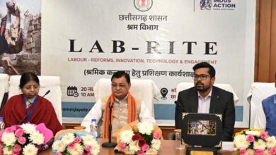 रायपुर : शासन की योजनाओं का त्वरित लाभ श्रमिकों को समय पर मिले: श्रम मंत्री देवांगन रायपुर : शासन की योजनाओं का त्वरित लाभ श्रमिकों को समय पर मिले: श्रम मंत्री देवांगन