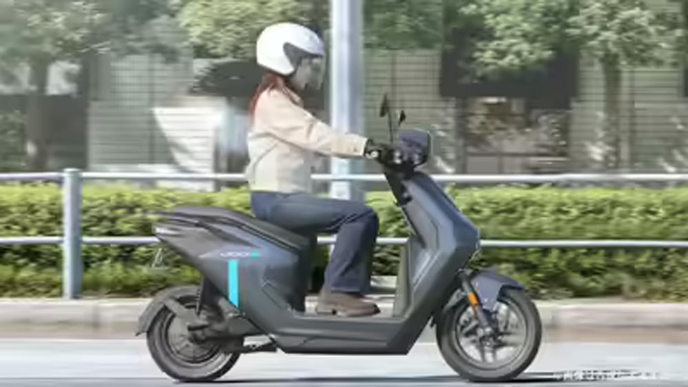 Yamaha ने लॉन्च किया नया इलेक्ट्रिक स्कूटर Jog E, फुल चार्ज में 53 किमी की रेंज Yamaha ने लॉन्च किया नया इलेक्ट्रिक स्कूटर Jog E, फुल चार्ज में 53 किमी की रेंज