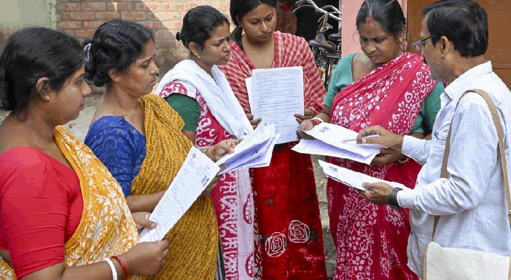 बंगाल में चौंकाने वाला खेल: इस जिले में वोटर 105% बढ़े, ममता बनर्जी क्यों हुईं SIR से बेचैन?